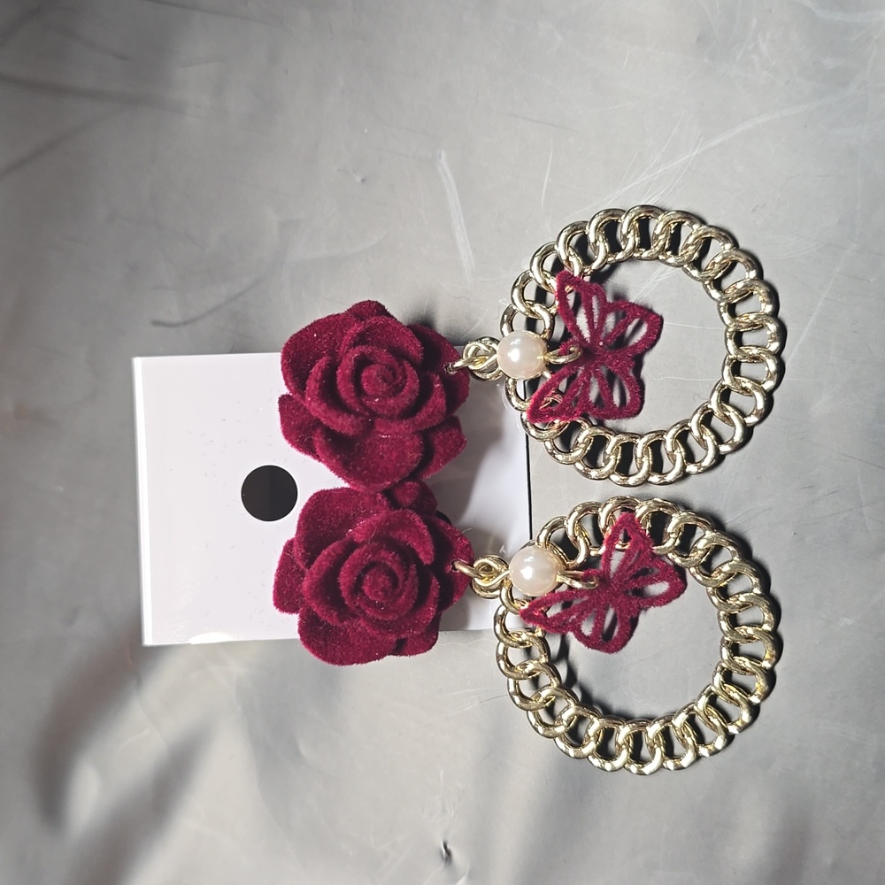 Earings - Picture 2 of 4